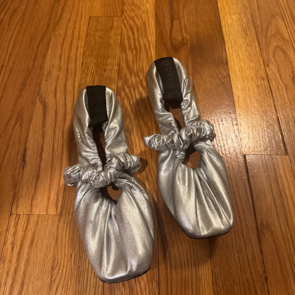 Ganni • Mary Jane Elastic Square Toe Flats • Silver • 38